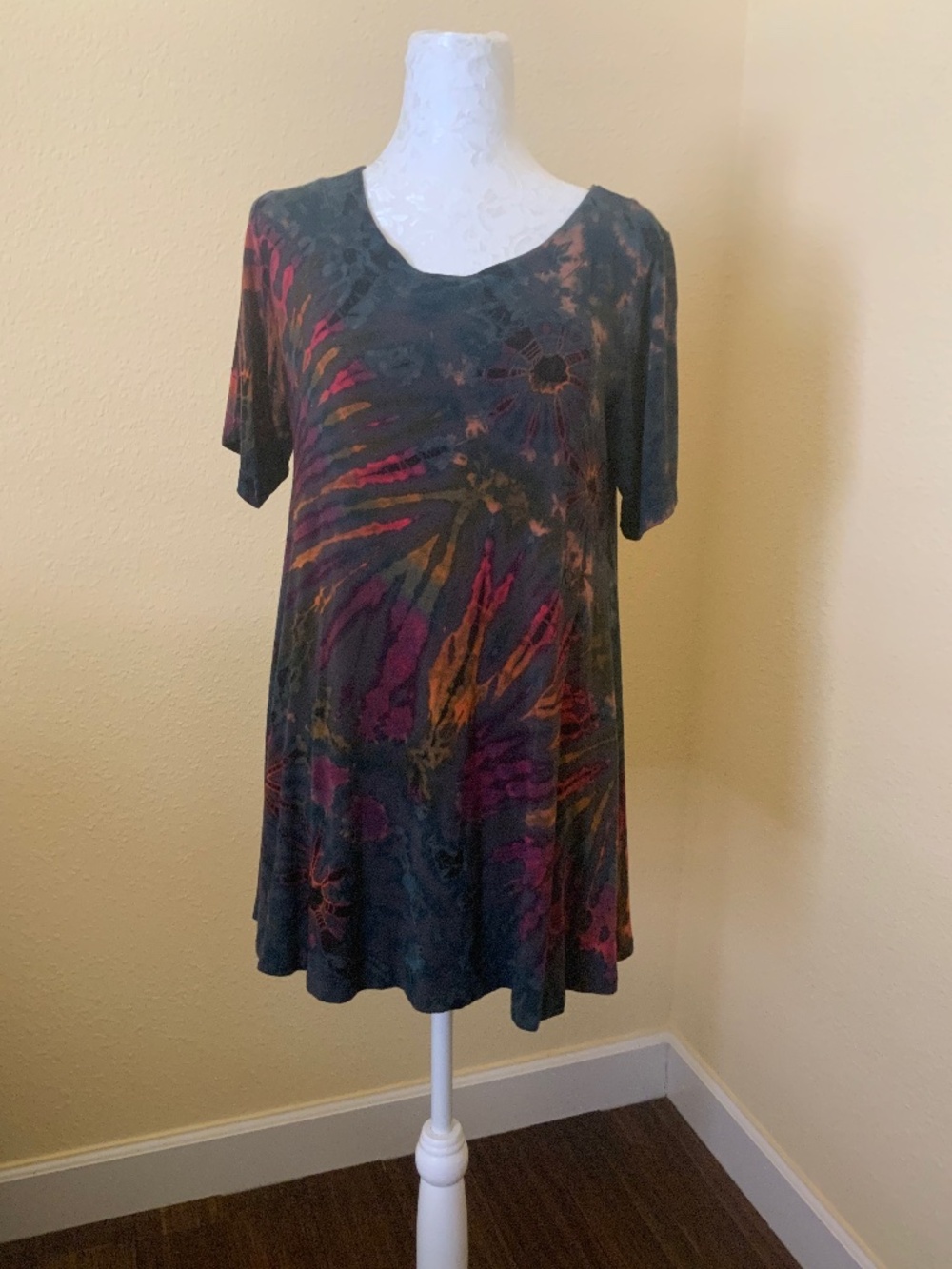 Zeyma Collection Tunic Top laganlook/art to wear